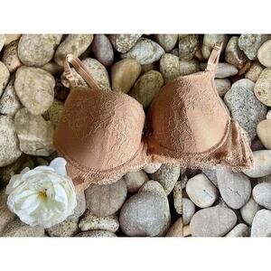 NWOT BEIGE LACE BRA-34C